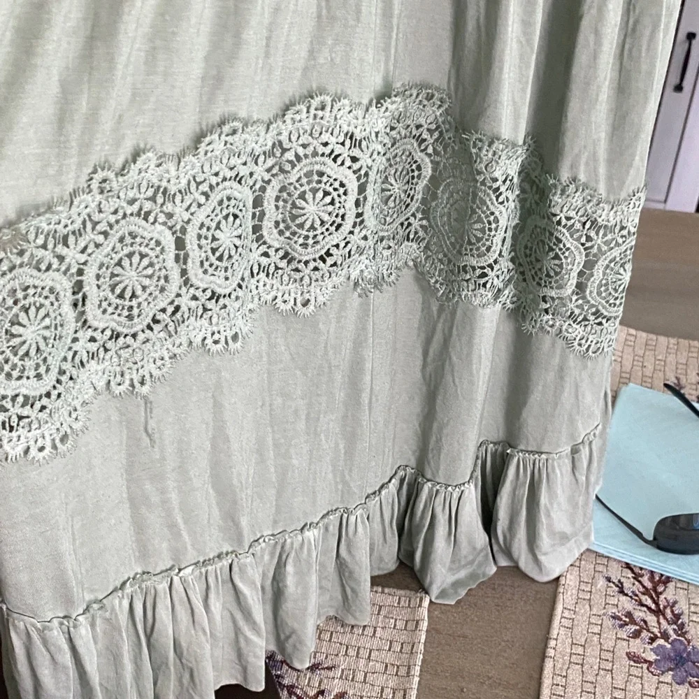 POL Sage Lace Accent Dress - Picture 4 of 6